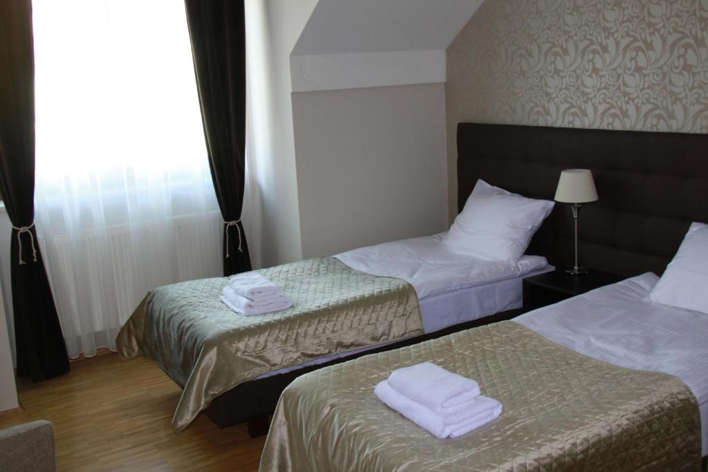Hotel Oriza Gdów Quarto foto