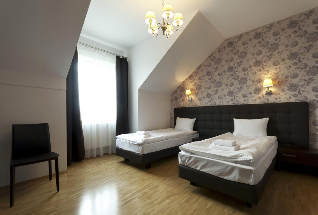 Hotel Oriza Gdów Exterior foto