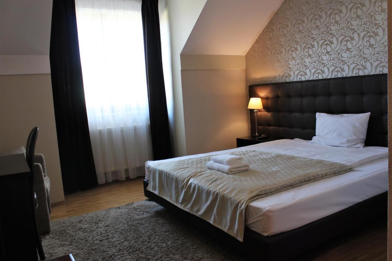 Hotel Oriza Gdów Exterior foto